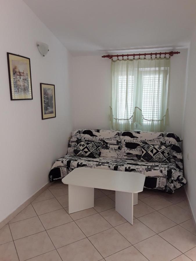 Apartments And Rooms Markovski Palit Bagian luar foto