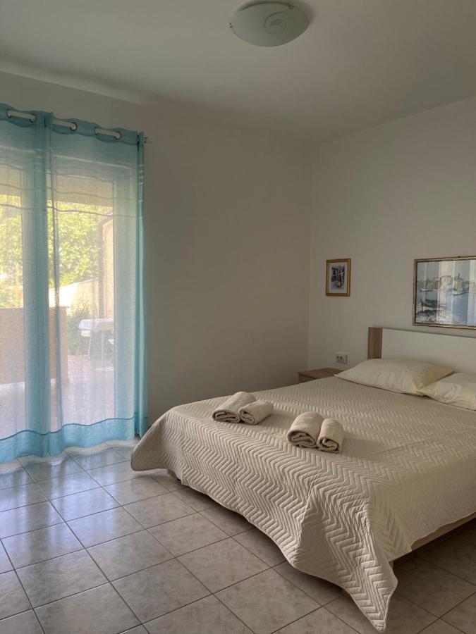 Apartments And Rooms Markovski Palit Bagian luar foto