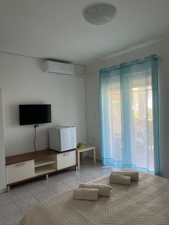 Apartments And Rooms Markovski Palit Bagian luar foto