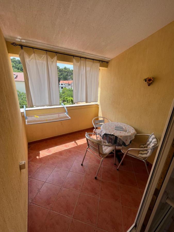 Apartments And Rooms Markovski Palit Bagian luar foto