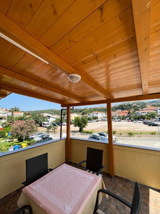 Apartments And Rooms Markovski Palit Bagian luar foto