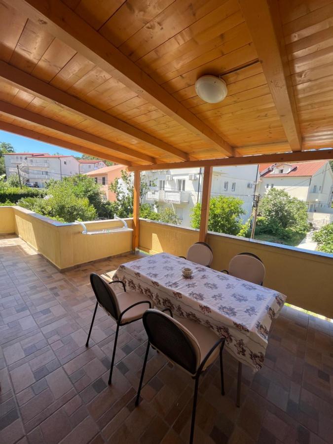 Apartments And Rooms Markovski Palit Bagian luar foto