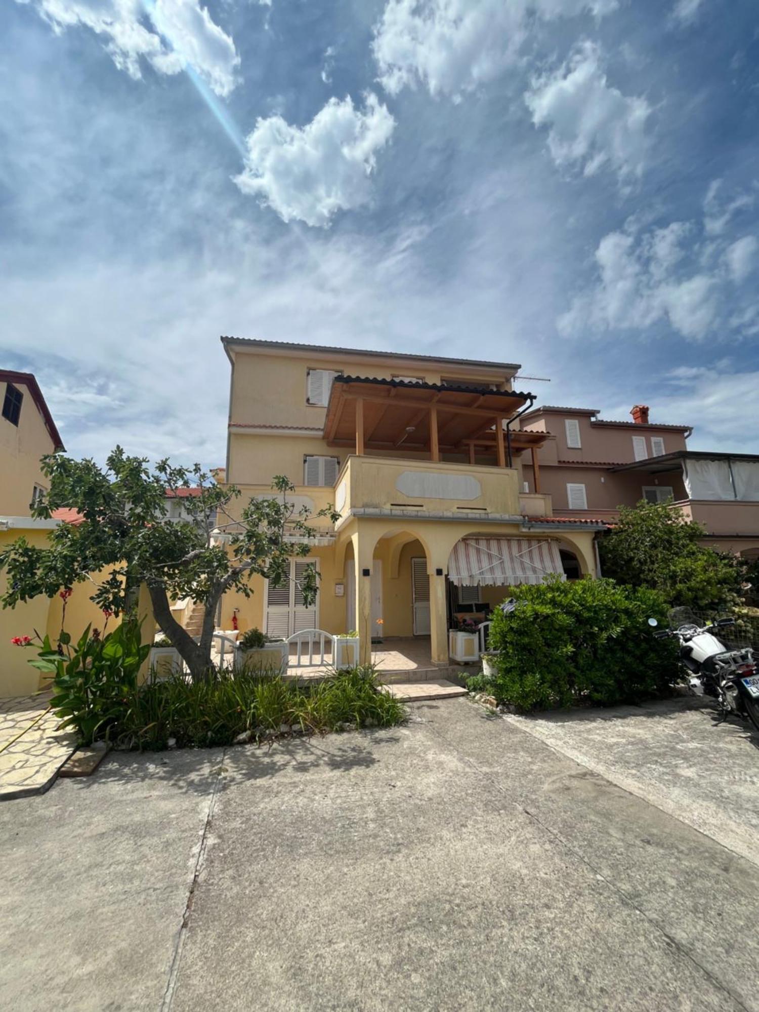 Apartments And Rooms Markovski Palit Bagian luar foto